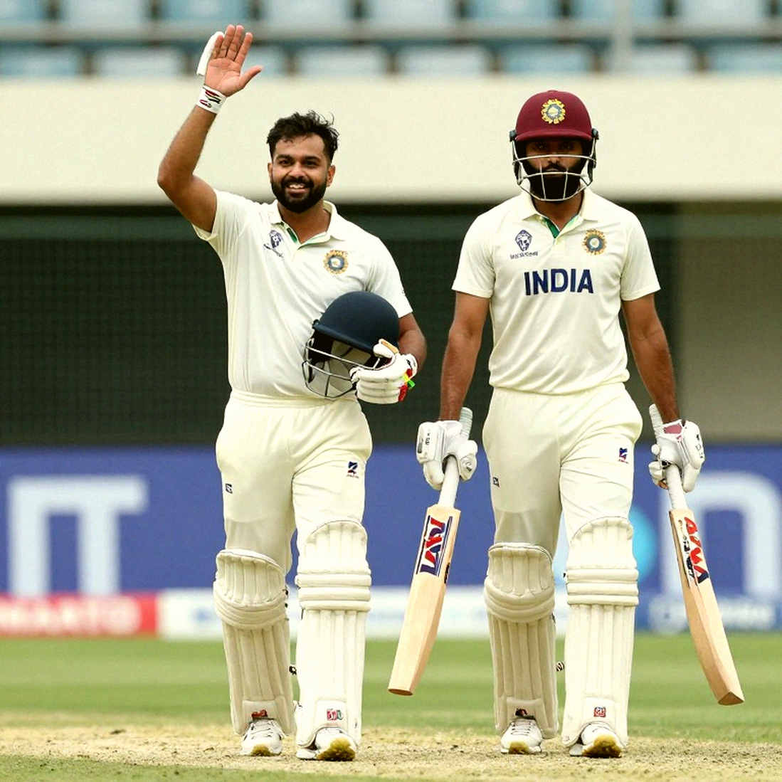 बेलेरिव के आख़िरी तीन ओवर: तस्मानिया की बढ़त और विक्टोरिया के किशोरों की असली परीक्षा